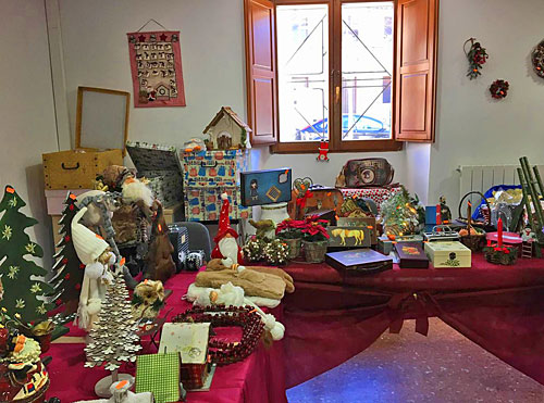 Mercadillo de Navidad en el Salón Municipal.